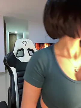 SeleneHale online show from May 5, 12:07 am