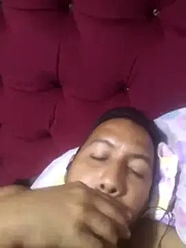 Snapshot of salvajepingon chatting on April 1, 4:13 am salvajepingon online show from April 1, 4:13 am