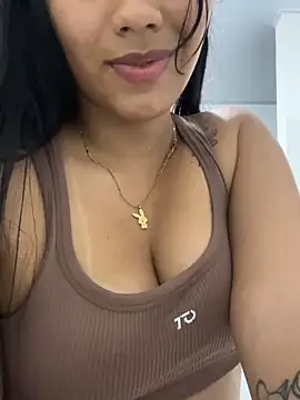 Snapshot of liaa_swan chatting on June 2, 12:56 am liaa swan online show from June 2, 12:56 am