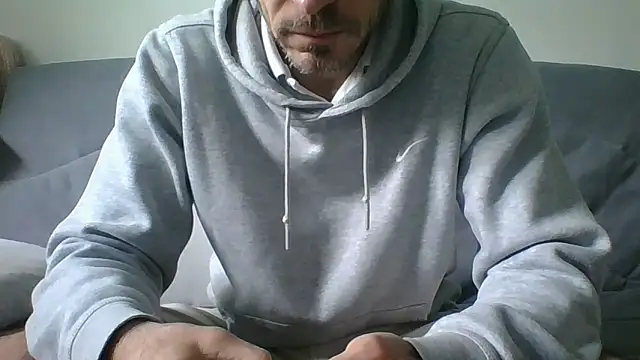 Snapshot of Valmont3340 chatting on May 6, 1:05 pm Valmont3340 online show from May 6, 1:05 pm