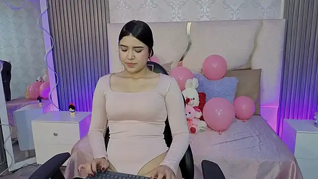 Snapshot of ELA_TAY1 chatting on April 18, 7:58 pm ELA TAY1 online show from April 18, 7:58 pm