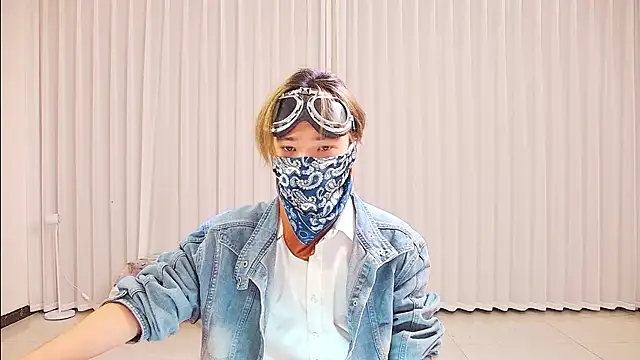 Snapshot of wumei-001 chatting on April 1, 12:50 pm wumei-001 online show from April 1, 12:50 pm