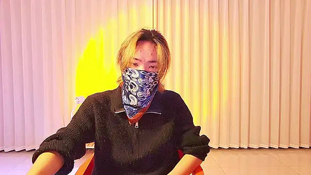 Snapshot of wumei-001 chatting on April 2, 11:41 am wumei-001 online show from April 2, 11:41 am