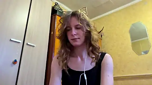 DonnaKuc online show from April 13, 6:08 am