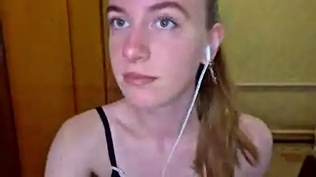 DonnaKuc online show from May 6, 6:08 am