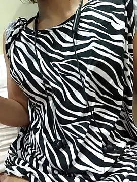 Snapshot of Annu_02 chatting on April 4, 6:27 pm Annu 02 online show from April 4, 6:27 pm