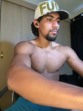 Snapshot of Puck_goodfellow chatting on April 22, 9:49 pm Puck goodfellow online show from April 22, 9:49 pm