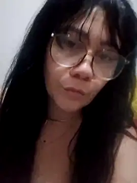 gatadeoculos online show from April 9, 12:10 am