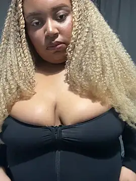 zahiraax online show from April 3, 8:07 pm