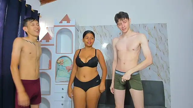 playhouse couple online show from April 7, 1:44 pm