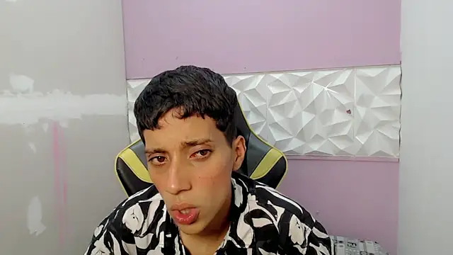 Yei lee  online show from April 3, 4:54 am