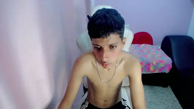 Yei lee  online show from April 5, 7:55 pm