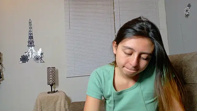 Snapshot of Lala_fluffy chatting on June 1, 8:32 pm Lala fluffy online show from June 1, 8:32 pm