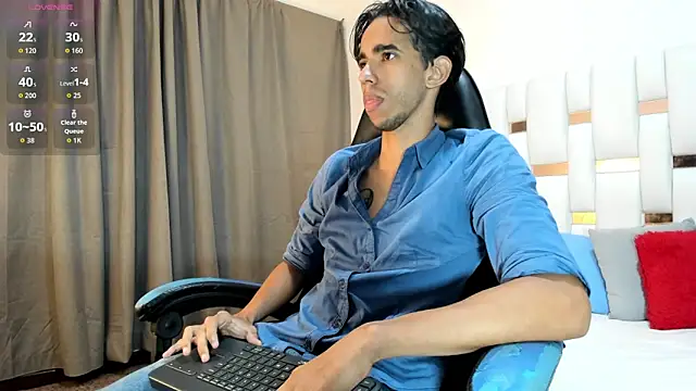 Snapshot of Alessandro_Abruzzo chatting on April 4, 3:27 am Alessandro Abruzzo online show from April 4, 3:27 am