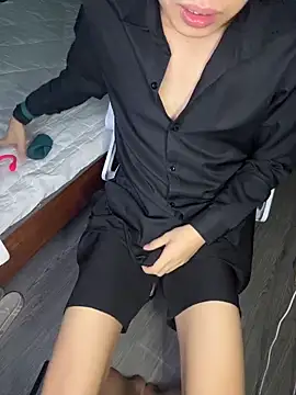 tuanhip online show from May 8, 2:17 am