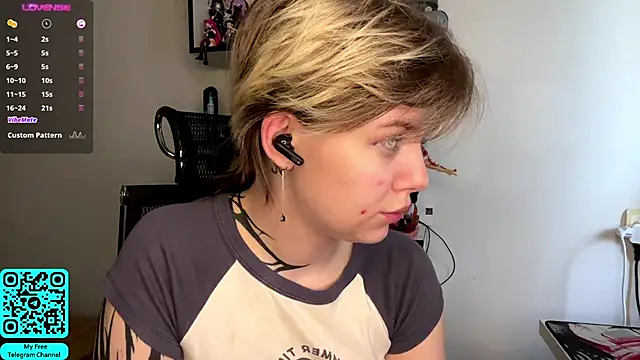MadalynNosel online show from April 25, 1:41 pm