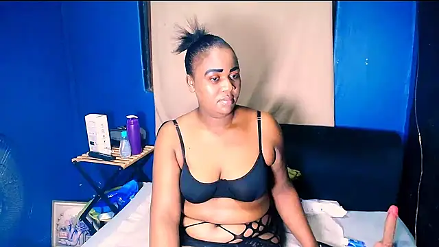 Snapshot of Ebonyskye69 chatting on June 12, 3:22 pm Ebonyskye69 online show from June 12, 3:22 pm