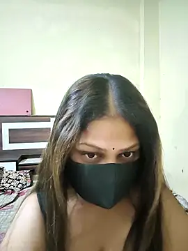 Snapshot of SluttySonam chatting on April 10, 7:02 am SluttySonam online show from April 10, 7:02 am