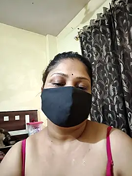 Snapshot of SluttySonam chatting on April 27, 11:08 am SluttySonam online show from April 27, 11:08 am