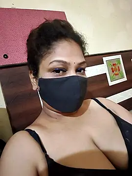 Snapshot of SluttySonam chatting on May 1, 9:14 am SluttySonam online show from May 1, 9:14 am