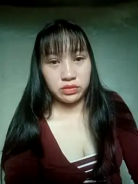 lucynguyen2 online show from April 17, 5:54 am