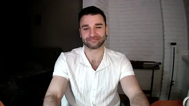 Snapshot of DaddySlava chatting on April 23, 6:21 pm DaddySlava online show from April 23, 6:21 pm