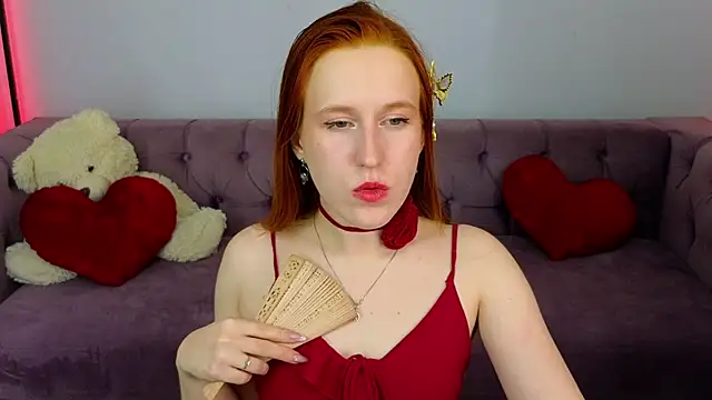 EvaBellea online show from April 29, 5:30 pm