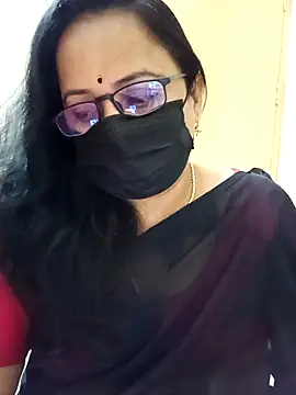 Snapshot of monisha_cam chatting on April 10, 11:31 pm monisha cam online show from April 10, 11:31 pm