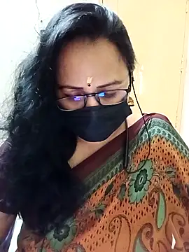 Snapshot of monisha_cam chatting on April 15, 5:58 am monisha cam online show from April 15, 5:58 am