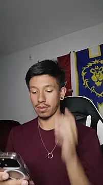 Snapshot of Gabuxo69 chatting on April 6, 2:20 am Gabuxo69 online show from April 6, 2:20 am