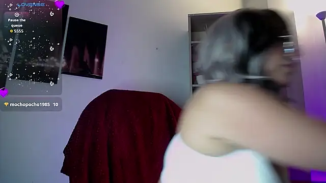 Snapshot of Saraa_love_ chatting on April 8, 7:14 pm Saraa love online show from April 8, 7:14 pm