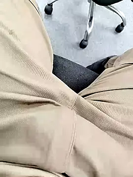 Snapshot of samosa7678 chatting on April 12, 1:38 pm samosa7678 online show from April 12, 1:38 pm