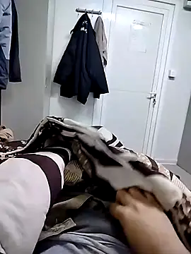 Snapshot of samosa7678 chatting on April 15, 5:25 am samosa7678 online show from April 15, 5:25 am