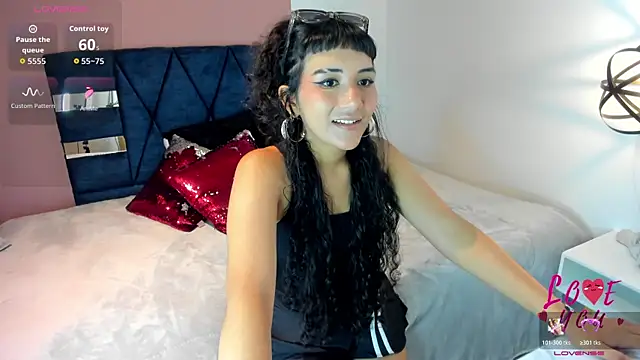Hanna Clark   online show from July 8, 11:48 am