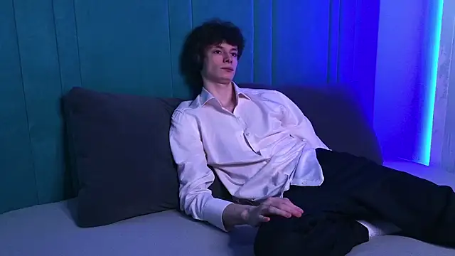 EdwardHogan online show from April 16, 3:13 pm