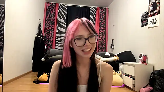 WifeAileen online show from May 10, 6:24 pm