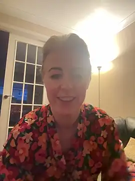 Laylaskyexx online show from April 9, 5:07 am