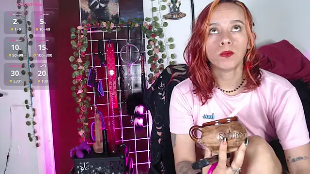 Snapshot of Lexxii_hot_col chatting on June 19, 10:52 am Lexxii hot col online show from June 19, 10:52 am