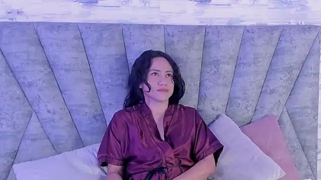 Snapshot of Shashadeluxe chatting on May 16, 12:37 pm Shashadeluxe online show from May 16, 12:37 pm