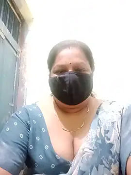 Snapshot of PINKI_024 chatting on May 28, 9:17 am PINKI 024 online show from May 28, 9:17 am