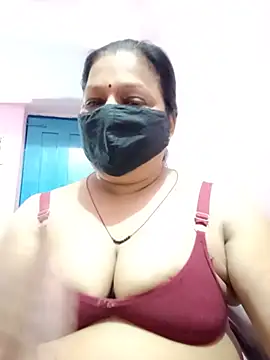 Snapshot of PINKI_024 chatting on June 1, 6:04 am PINKI 024 online show from June 1, 6:04 am