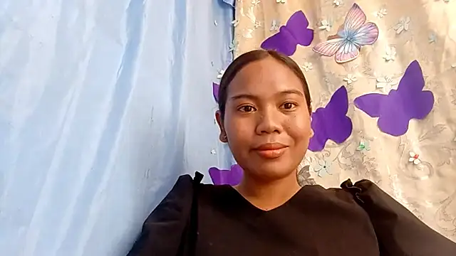 Snapshot of TowandaVolentine chatting on April 5, 6:10 am TowandaVolentine online show from April 5, 6:10 am