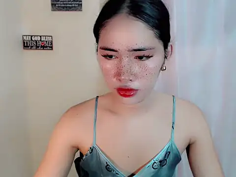 urasiankylie online show from May 3, 5:02 am