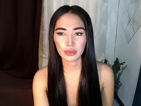 urasiankylie online show from May 19, 2:01 pm