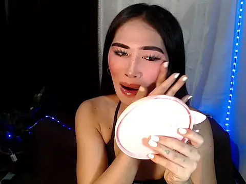urasiankylie online show from June 9, 5:35 pm