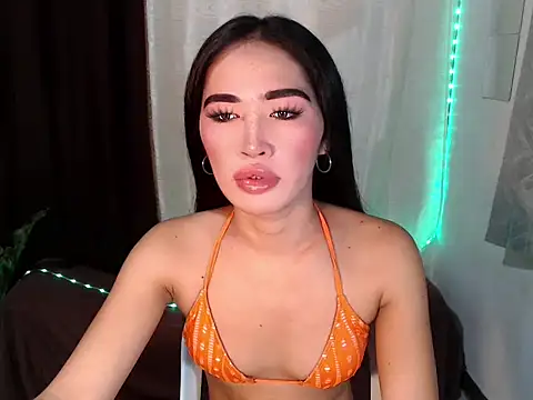 urasiankylie online show from June 24, 6:07 pm