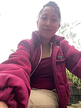 Snapshot of Huonglyna chatting on April 29, 1:43 am Huonglyna online show from April 29, 1:43 am