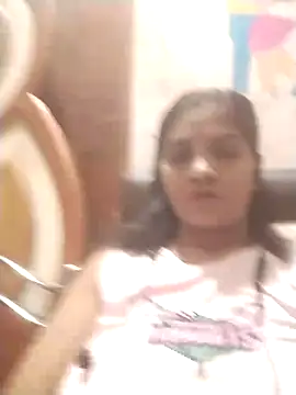 Snapshot of JiyaQueen26 chatting on April 5, 8:33 am JiyaQueen26 online show from April 5, 8:33 am