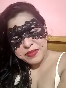 Snapshot of Maskedcurves chatting on April 4, 7:44 pm Maskedcurves online show from April 4, 7:44 pm