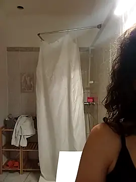 Lolaa92i online show from April 8, 8:20 pm